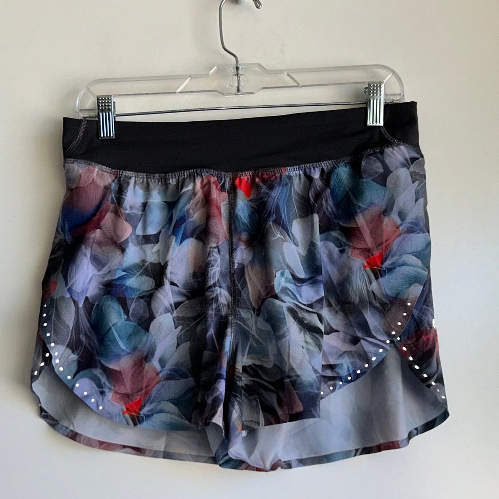 Lululemon Fast + Free High Rise 3" Run Shorts Reflective Floral Size 8 ~EUC